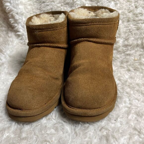 BearPaw Leather suede Tan short Boots with sheepskin and wool lining blend SZ8 - Picture 2 of 12